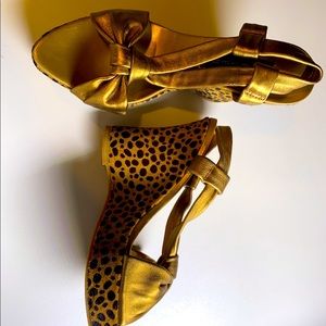 Steve Madden Gold/Leopard Wedge
